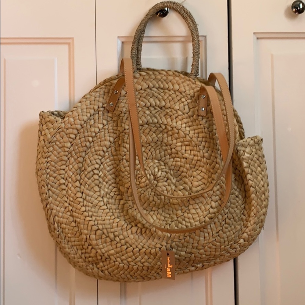 Straw tote bag
